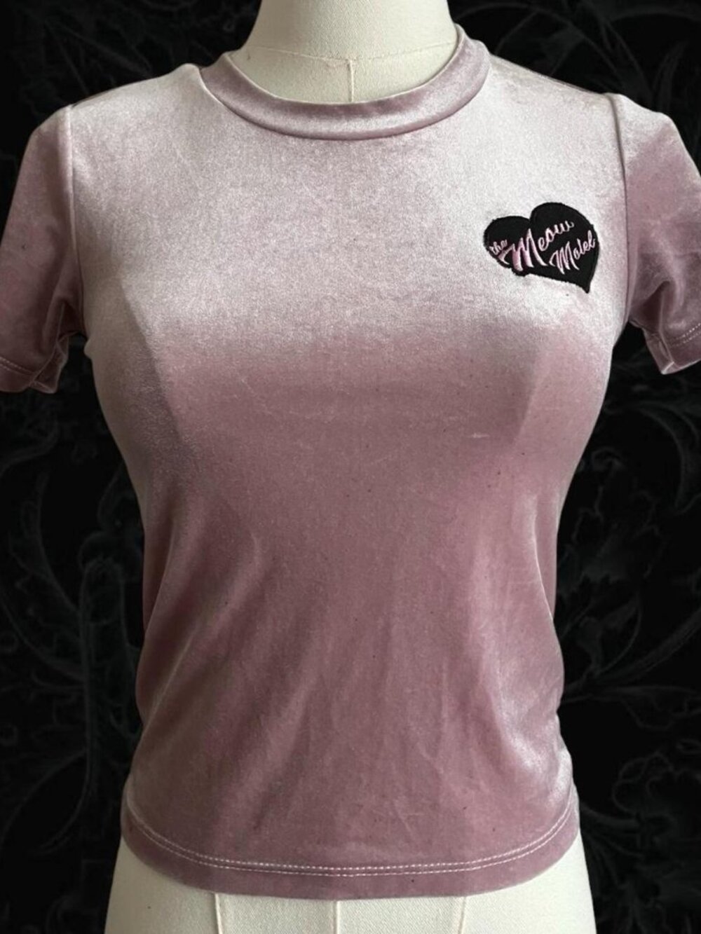 Vintage Dusty Mauve Heart Graphic Fitted Baby Tee Size Medium Y2K